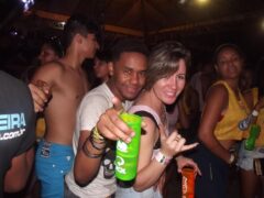 Oktober 10 Anos